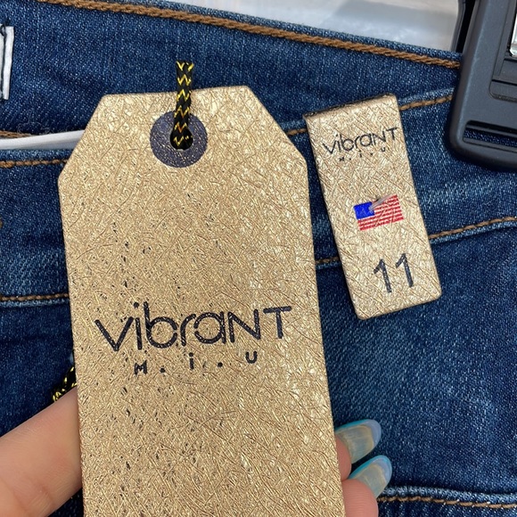 VIBRANT MIU  DISTRESSED JEANS Shredded bottoms size 11 Jr NWT made in the USA - Picture 12 of 12